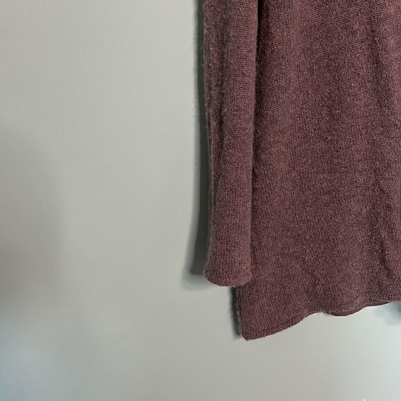 Claudia Nichole V Neck Cashmere Sweater - Picture 2 of 8